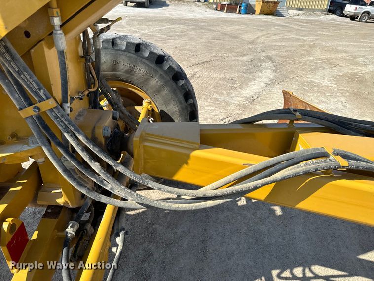 image for item OJ9586 2015 Caterpillar 120M2 motor grader