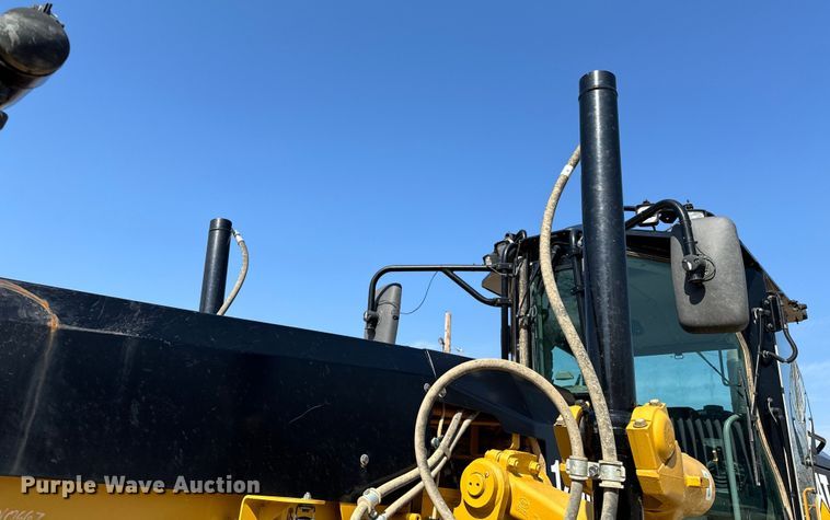 image for item OJ9586 2015 Caterpillar 120M2 motor grader