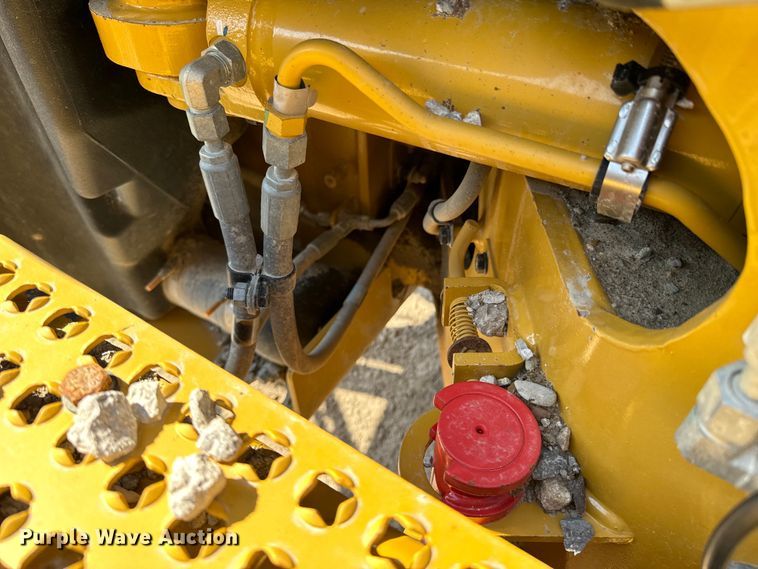 image for item OJ9586 2015 Caterpillar 120M2 motor grader