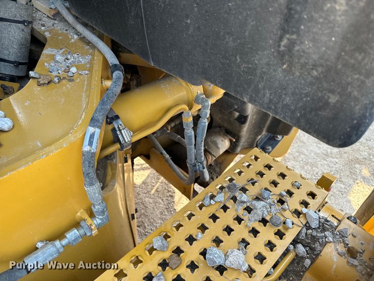 image for item OJ9586 2015 Caterpillar 120M2 motor grader