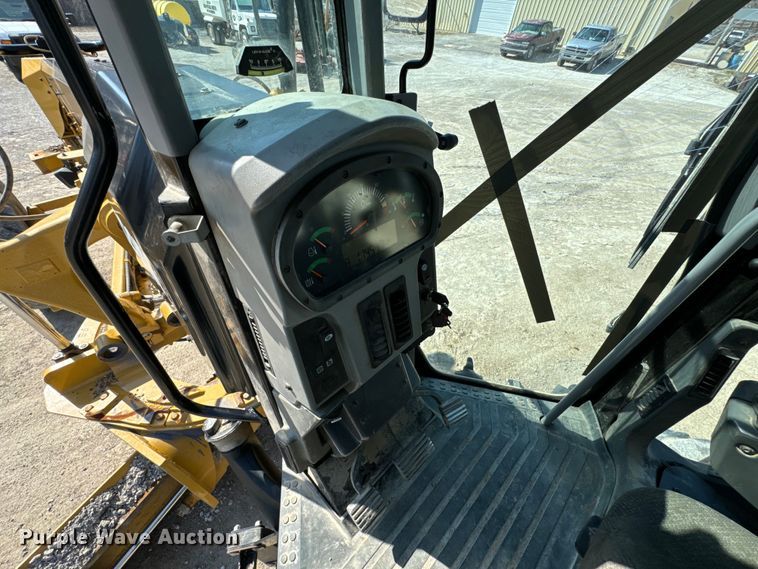 image for item OJ9586 2015 Caterpillar 120M2 motor grader