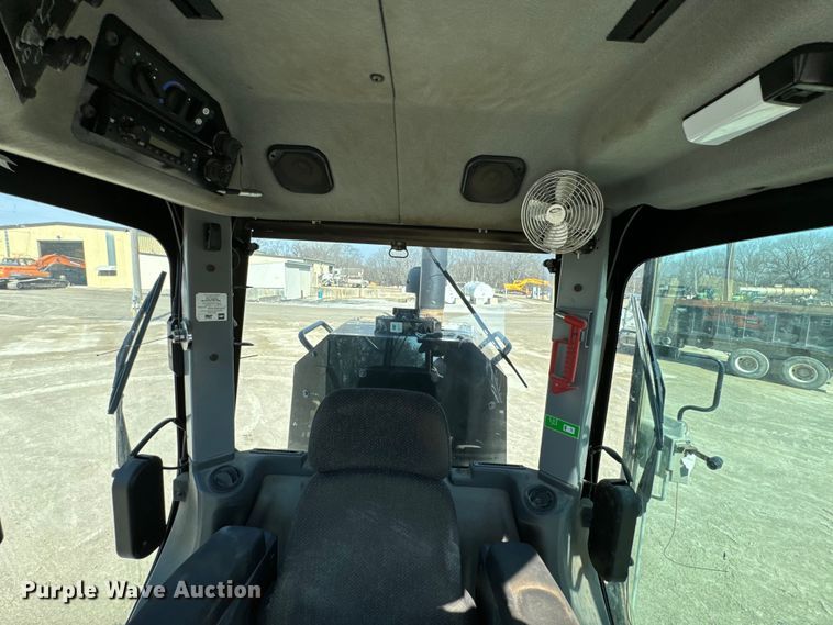 image for item OJ9586 2015 Caterpillar 120M2 motor grader