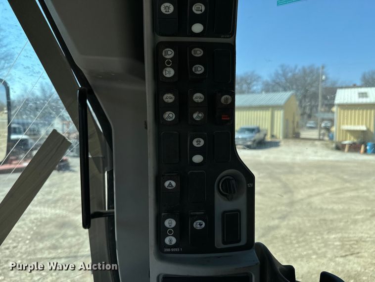 image for item OJ9586 2015 Caterpillar 120M2 motor grader