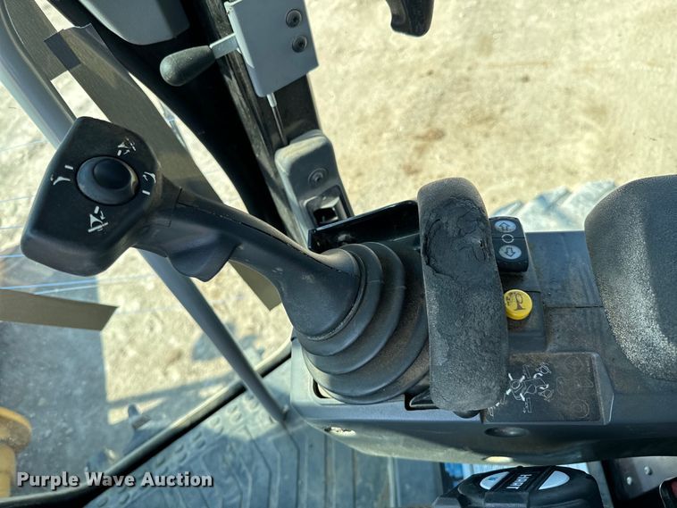 image for item OJ9586 2015 Caterpillar 120M2 motor grader