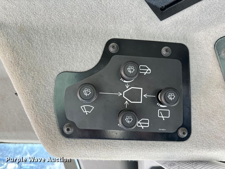 image for item OJ9586 2015 Caterpillar 120M2 motor grader