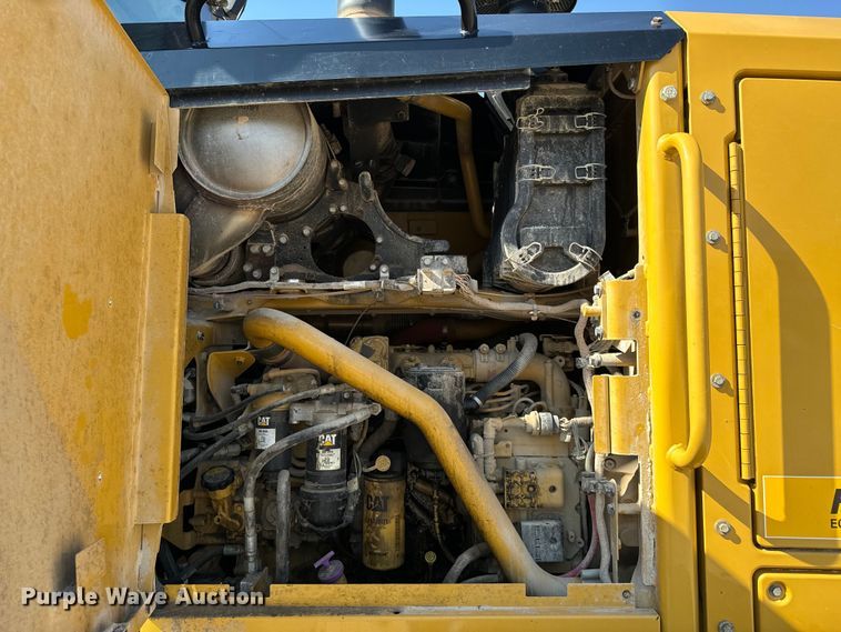 image for item OJ9586 2015 Caterpillar 120M2 motor grader