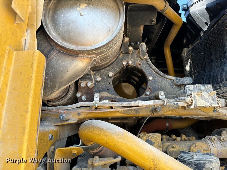 image for item OJ9586 2015 Caterpillar 120M2 motor grader