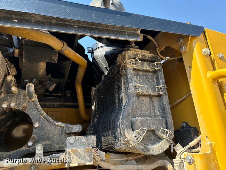 image for item OJ9586 2015 Caterpillar 120M2 motor grader