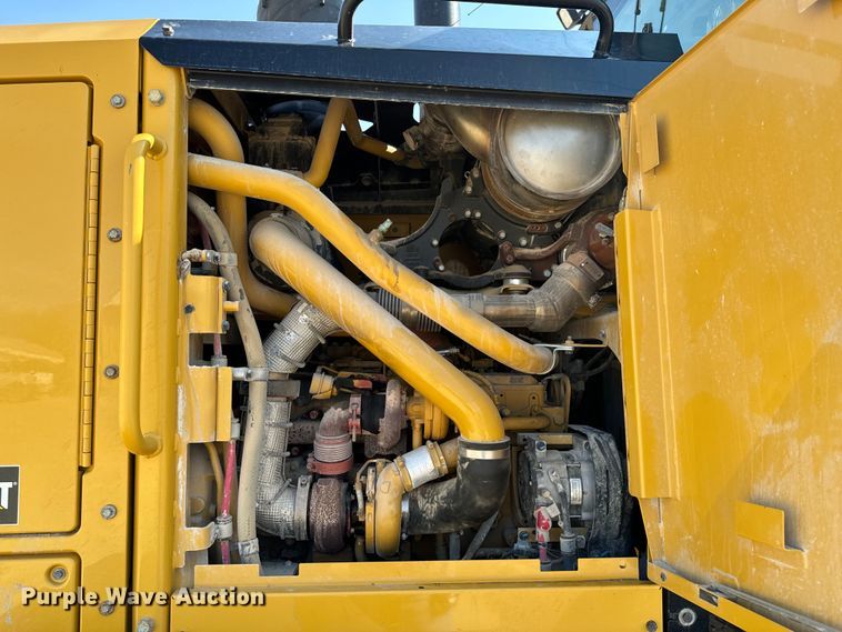 image for item OJ9586 2015 Caterpillar 120M2 motor grader