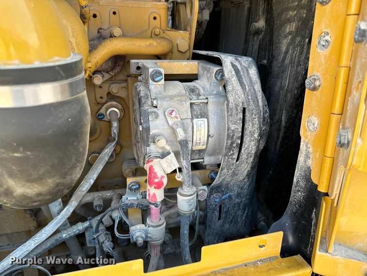 image for item OJ9586 2015 Caterpillar 120M2 motor grader