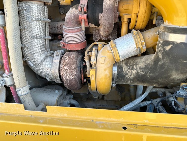 image for item OJ9586 2015 Caterpillar 120M2 motor grader