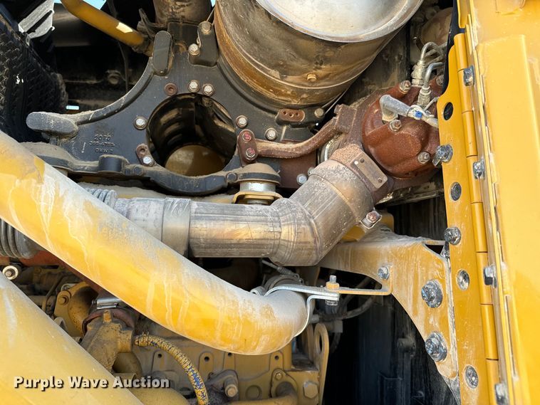 image for item OJ9586 2015 Caterpillar 120M2 motor grader