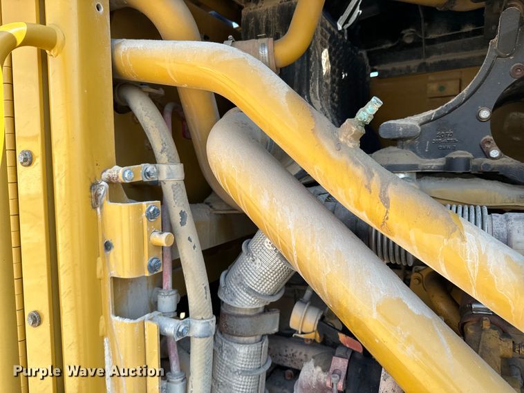 image for item OJ9586 2015 Caterpillar 120M2 motor grader