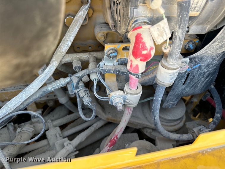 image for item OJ9586 2015 Caterpillar 120M2 motor grader