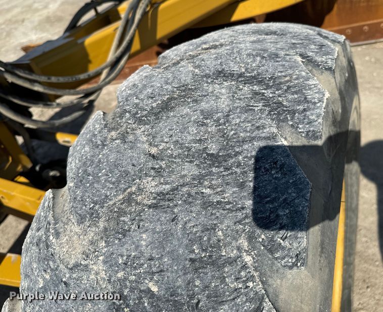 image for item OJ9586 2015 Caterpillar 120M2 motor grader