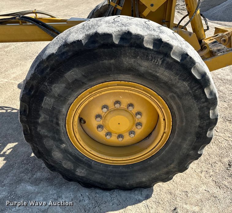 image for item OJ9586 2015 Caterpillar 120M2 motor grader