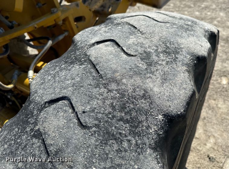 image for item OJ9586 2015 Caterpillar 120M2 motor grader