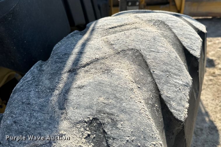 image for item OJ9586 2015 Caterpillar 120M2 motor grader