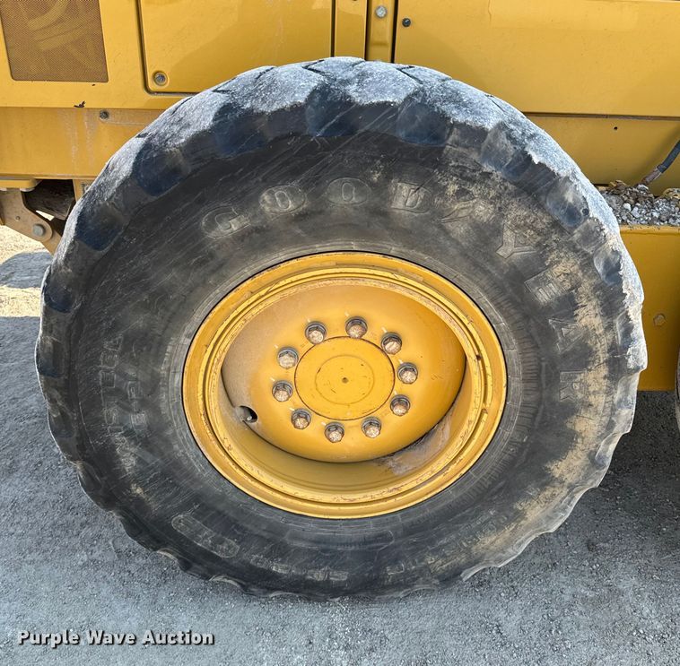 image for item OJ9586 2015 Caterpillar 120M2 motor grader