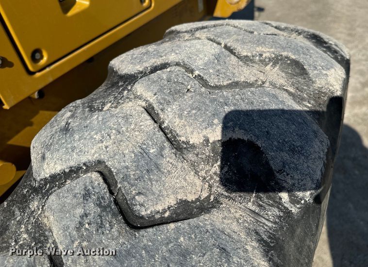 image for item OJ9586 2015 Caterpillar 120M2 motor grader