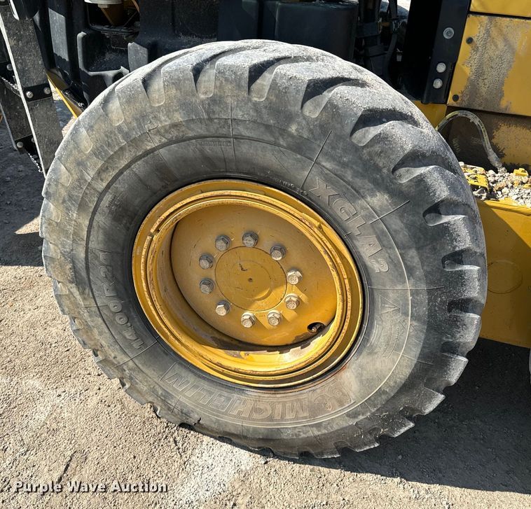 image for item OJ9586 2015 Caterpillar 120M2 motor grader