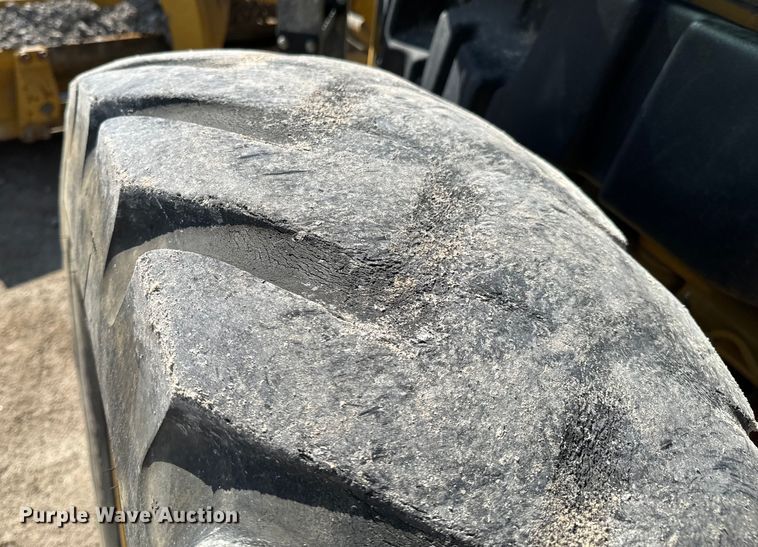 image for item OJ9586 2015 Caterpillar 120M2 motor grader