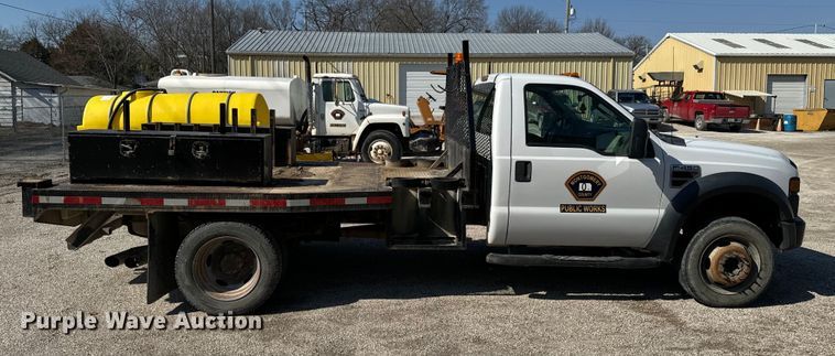 image for item OJ9588 2009 Ford F450 Super Duty XL flatbed truck