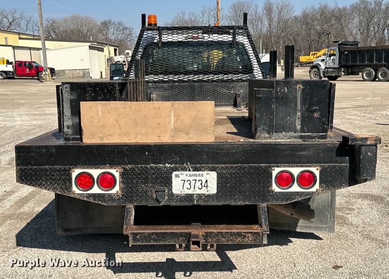 image for item OJ9588 2009 Ford F450 Super Duty XL flatbed truck