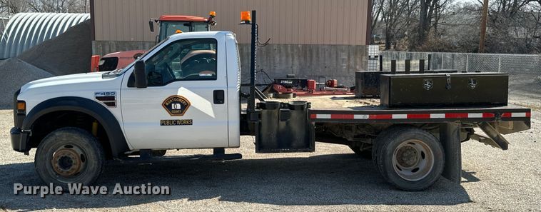 image for item OJ9588 2009 Ford F450 Super Duty XL flatbed truck