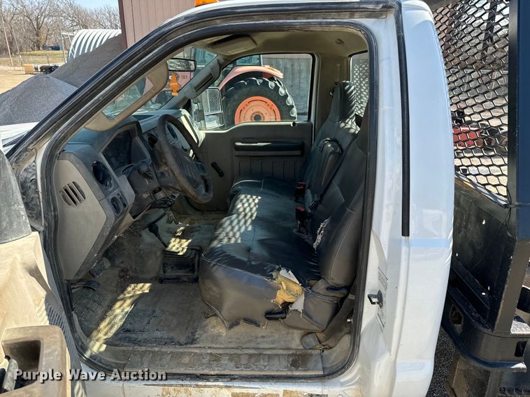 image for item OJ9588 2009 Ford F450 Super Duty XL flatbed truck