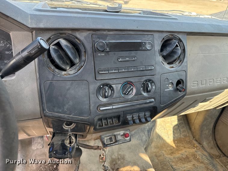 image for item OJ9588 2009 Ford F450 Super Duty XL flatbed truck