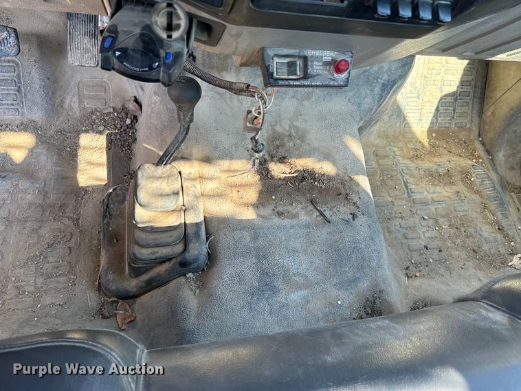 image for item OJ9588 2009 Ford F450 Super Duty XL flatbed truck