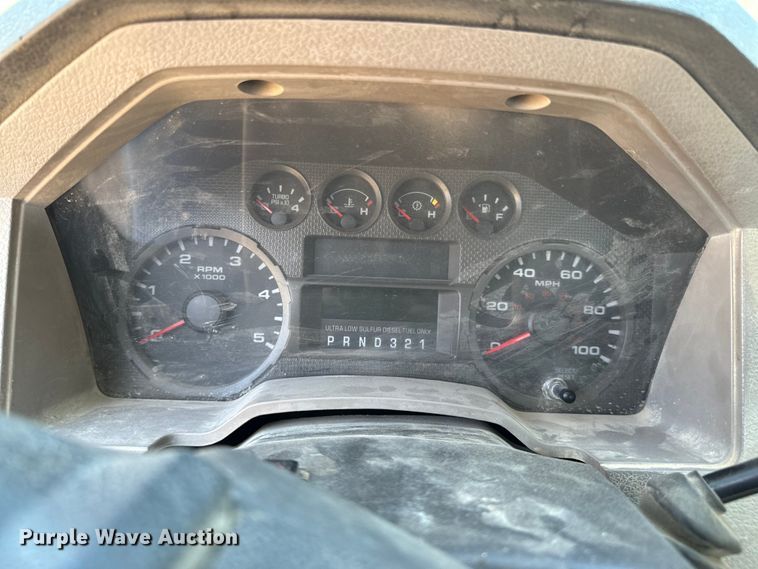 image for item OJ9588 2009 Ford F450 Super Duty XL flatbed truck