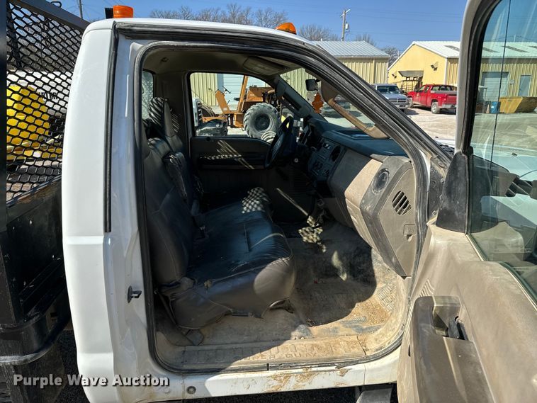 image for item OJ9588 2009 Ford F450 Super Duty XL flatbed truck