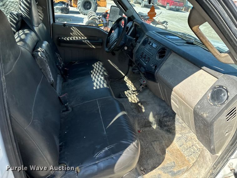 image for item OJ9588 2009 Ford F450 Super Duty XL flatbed truck