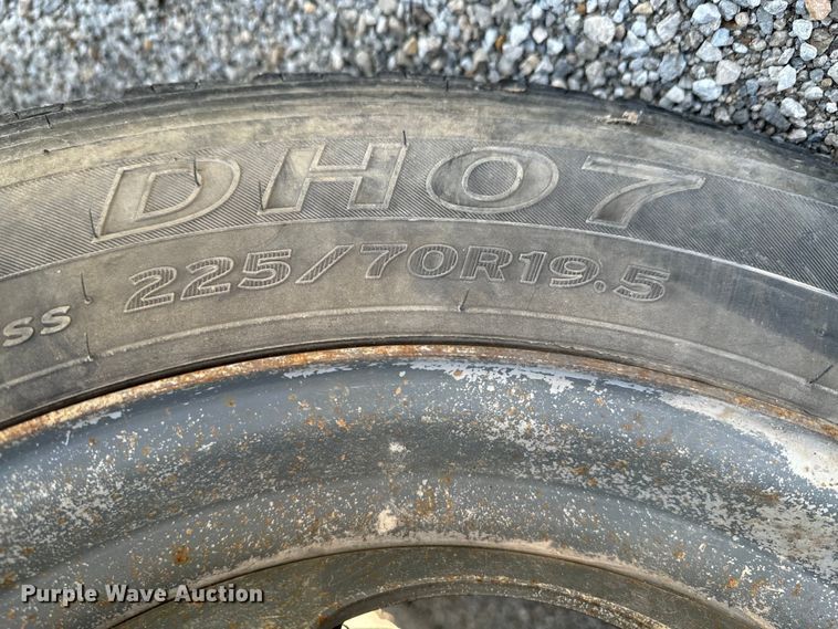 image for item OJ9588 2009 Ford F450 Super Duty XL flatbed truck