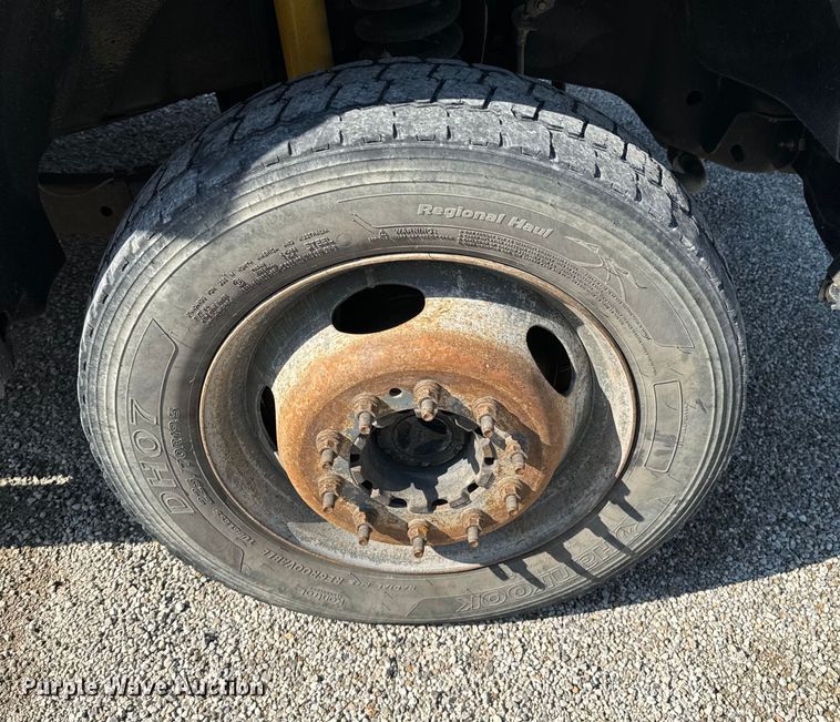 image for item OJ9588 2009 Ford F450 Super Duty XL flatbed truck