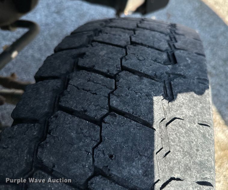 image for item OJ9588 2009 Ford F450 Super Duty XL flatbed truck