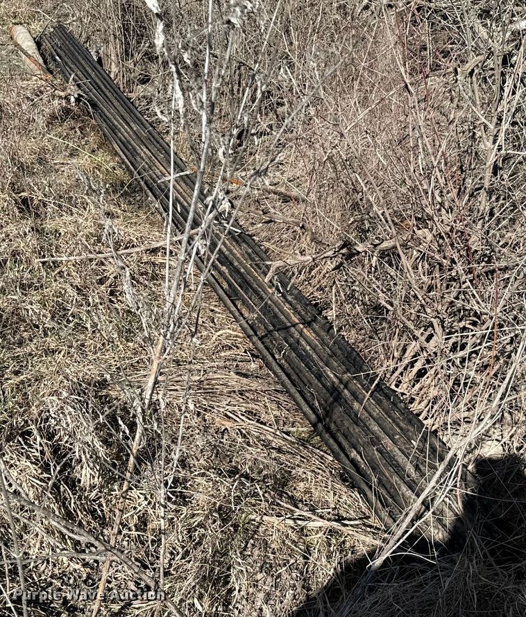 image for item OJ9589 Approximately 16 joints of 25' L x 1