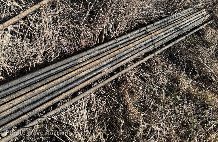 image for item OJ9589 Approximately 16 joints of 25' L x 1