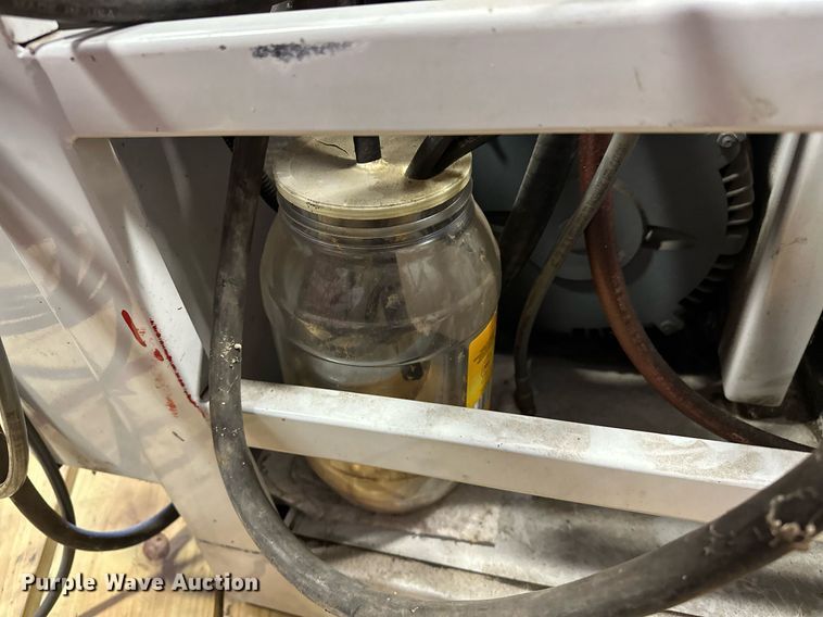 image for item OM9912 1997 Bauer MV-E1 SCBA air compressor