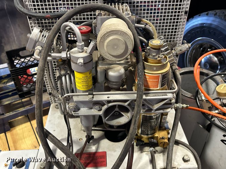 image for item OM9912 1997 Bauer MV-E1 SCBA air compressor