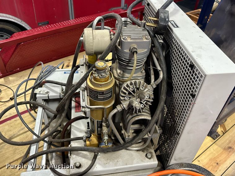 image for item OM9912 1997 Bauer MV-E1 SCBA air compressor