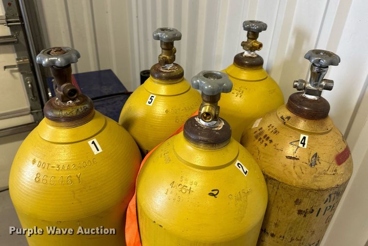 image for item OM9912 1997 Bauer MV-E1 SCBA air compressor