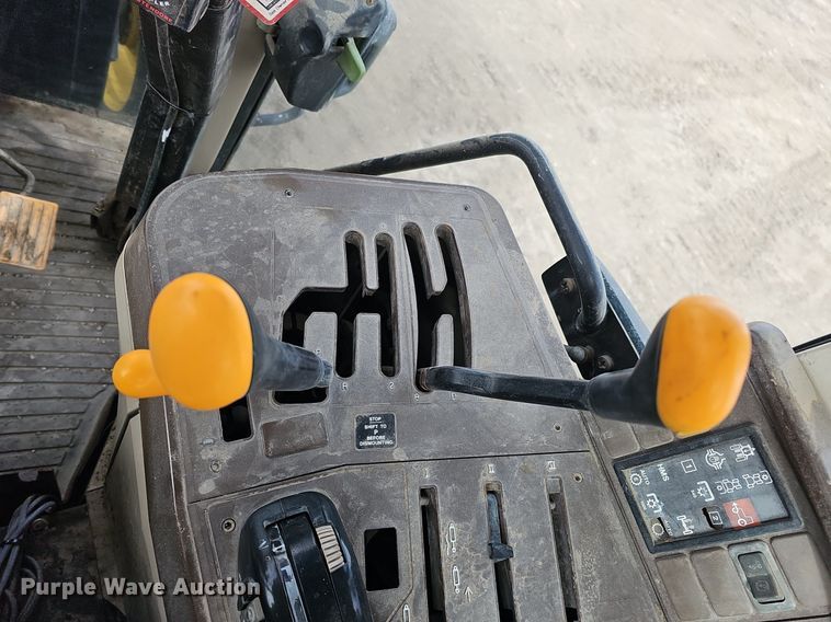 image for item DK0630 2003 John Deere 6420 MFWD tractor