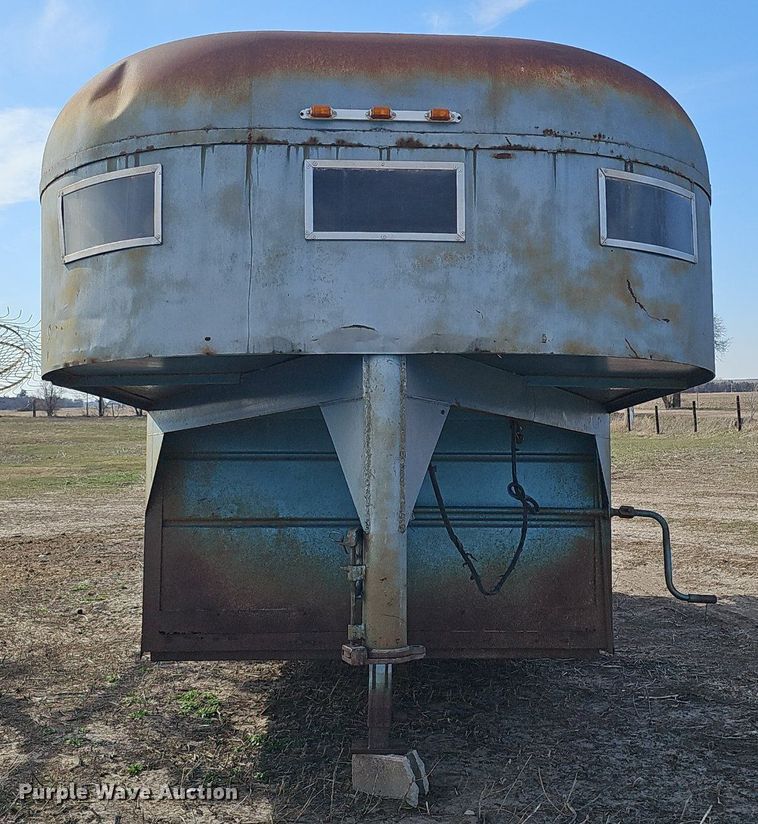 image for item DK0722 1983 Oklahoma horse  Livestock trailer