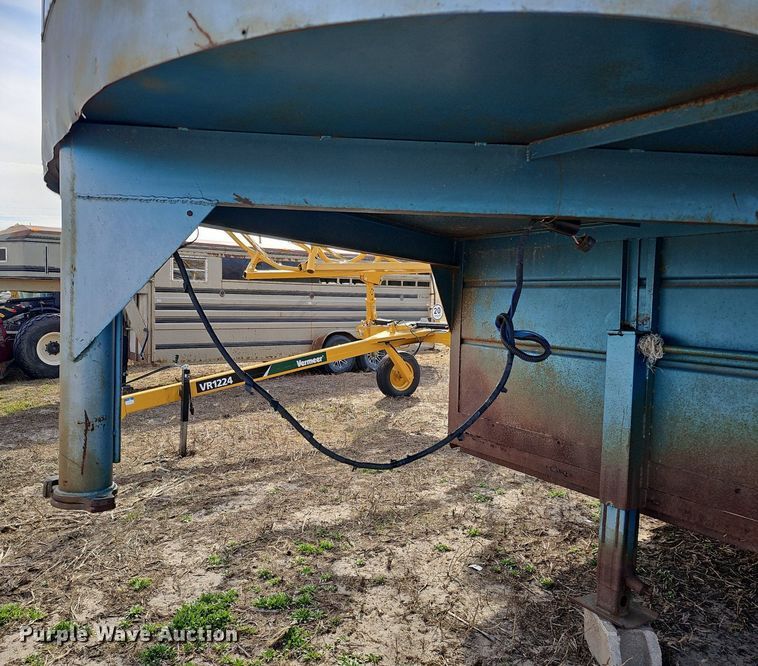 image for item DK0722 1983 Oklahoma horse  Livestock trailer