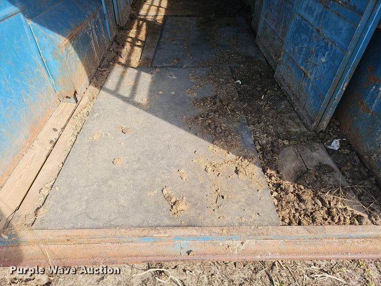 image for item DK0722 1983 Oklahoma horse  Livestock trailer