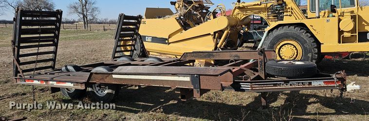 image for item DK0723 1998 Donahue EXS-150 swather / windrower trailer