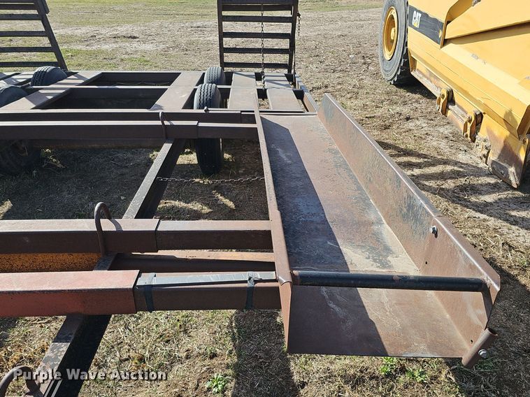 image for item DK0723 1998 Donahue EXS-150 swather / windrower trailer